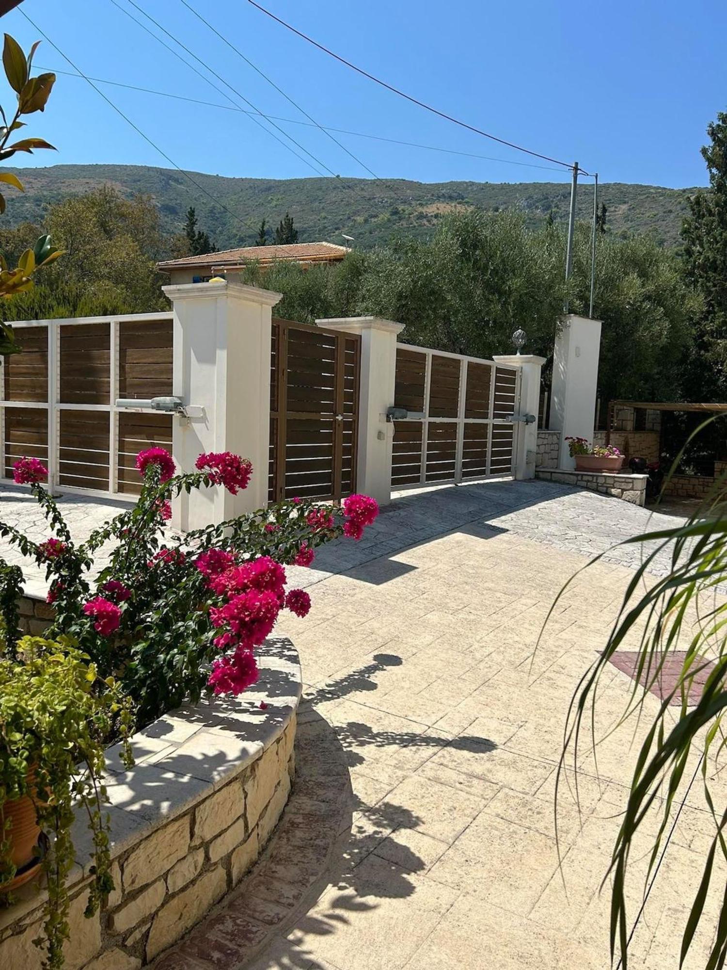 Villa Clairy Mouzakion  Bagian luar foto